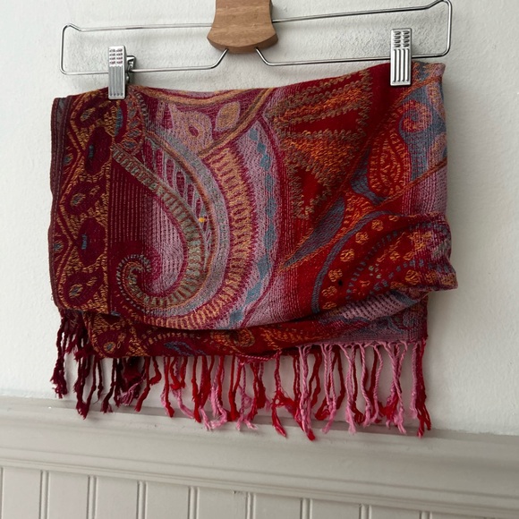 Vintage Pashmina Silk Vibrant Red and Purple Paisley Scarf - Picture 5 of 5